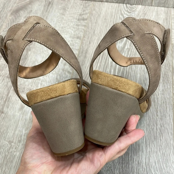 Lucky Brand Kellio Leather Ankle Strap Wedge Sandal Taupe Brown 6.5M - Picture 13 of 16